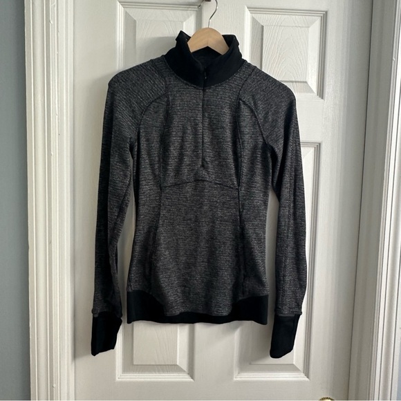 Lululemon Sweatshirt Pullover Top Gray Black Gym Athletic Runderful Size 4 Small - Picture 3 of 7